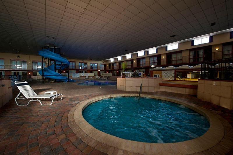 Hotel Grand Texan And Convention Center 3*