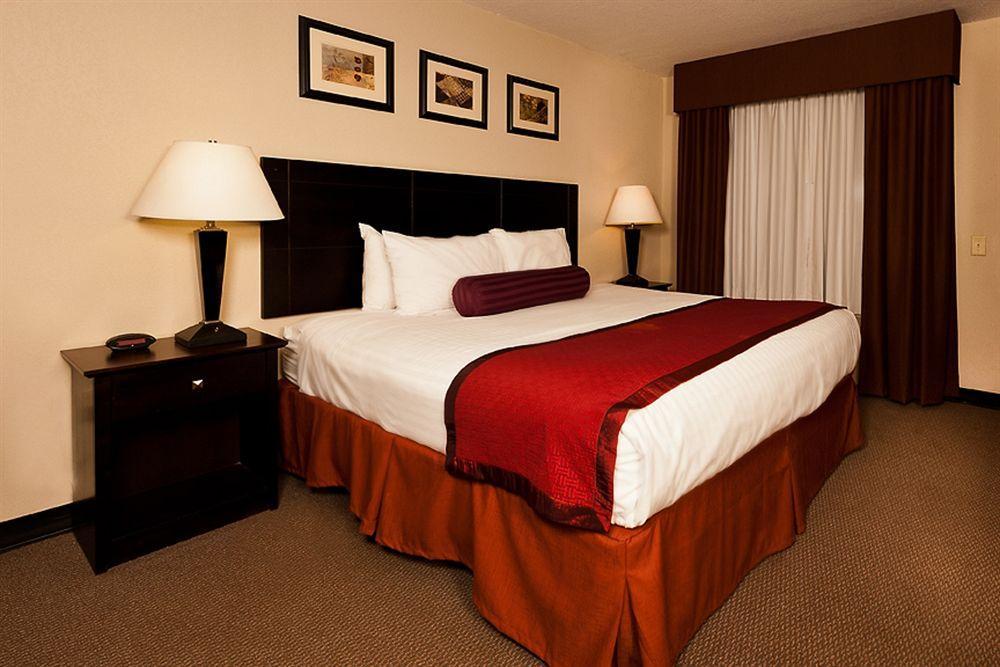 Grand Texan And Convention Center Hotel 3*