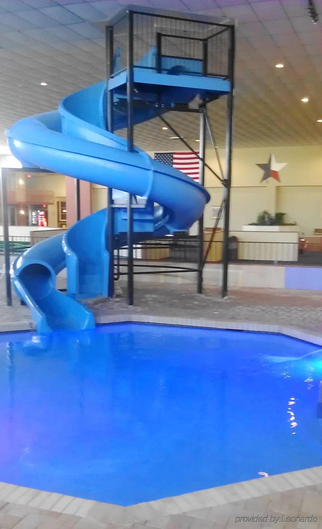 Grand Texan And Convention Center Hotel 3*