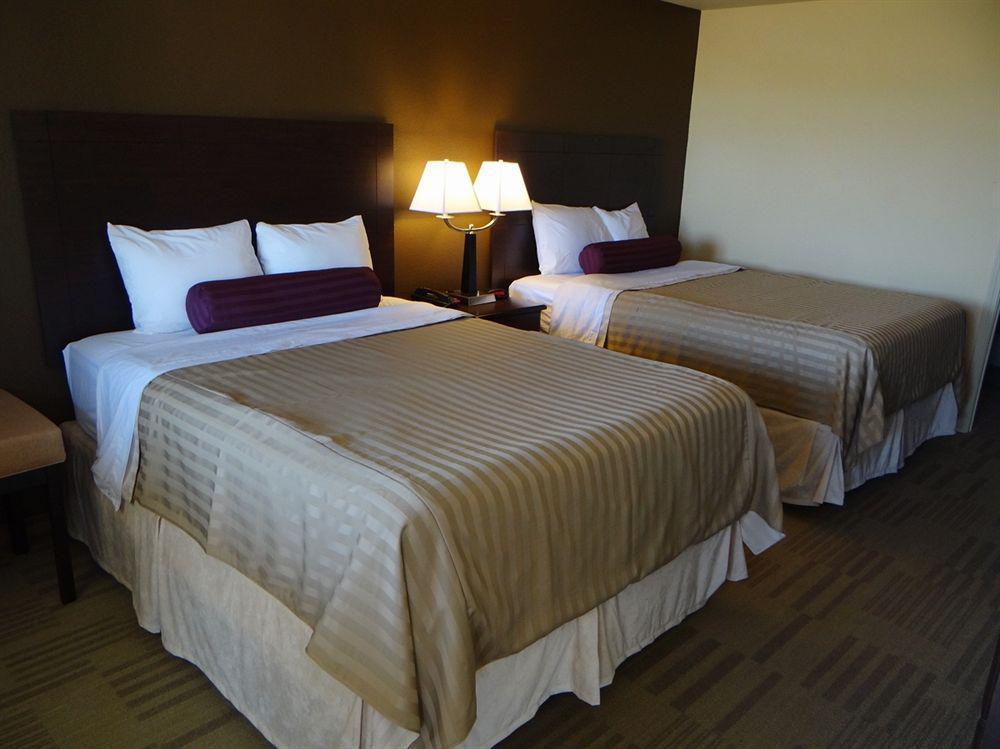 Hotel Grand Texan And Convention Center